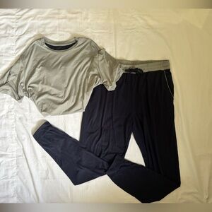 Berkley Jensen Women’s Two Piece Jogger Lounge Set in Navy/Blue Sz M